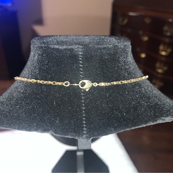 Avon  Goldtone “Butterfly Fantasy” Pendant Necklace. NIB very - Picture 5 of 6